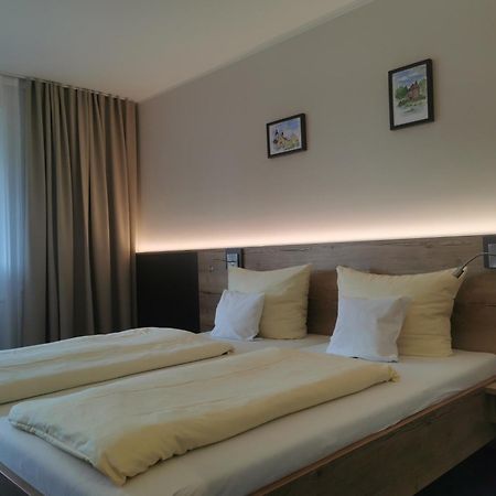 Hotel Am Regenbogen Cham Esterno foto