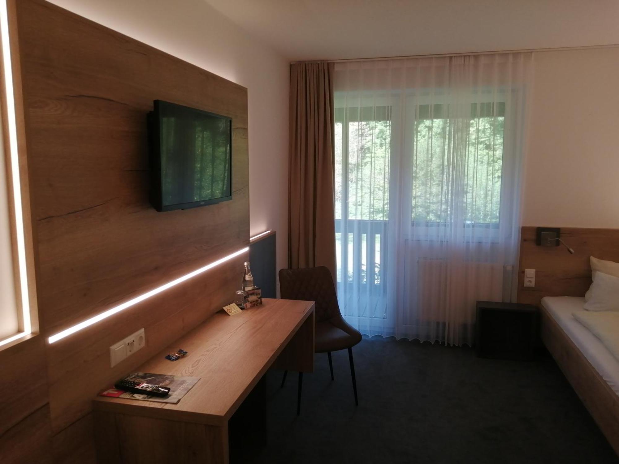 Hotel Am Regenbogen Cham Esterno foto