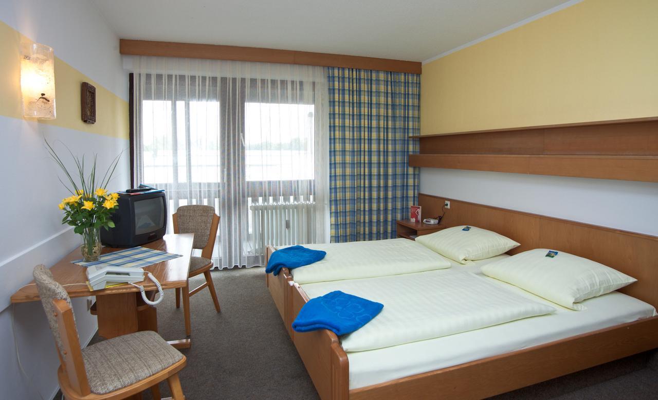 Hotel Am Regenbogen Cham Esterno foto