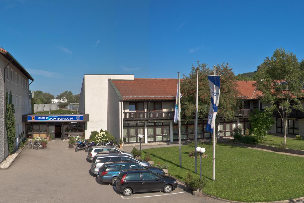 Hotel Am Regenbogen Cham Esterno foto